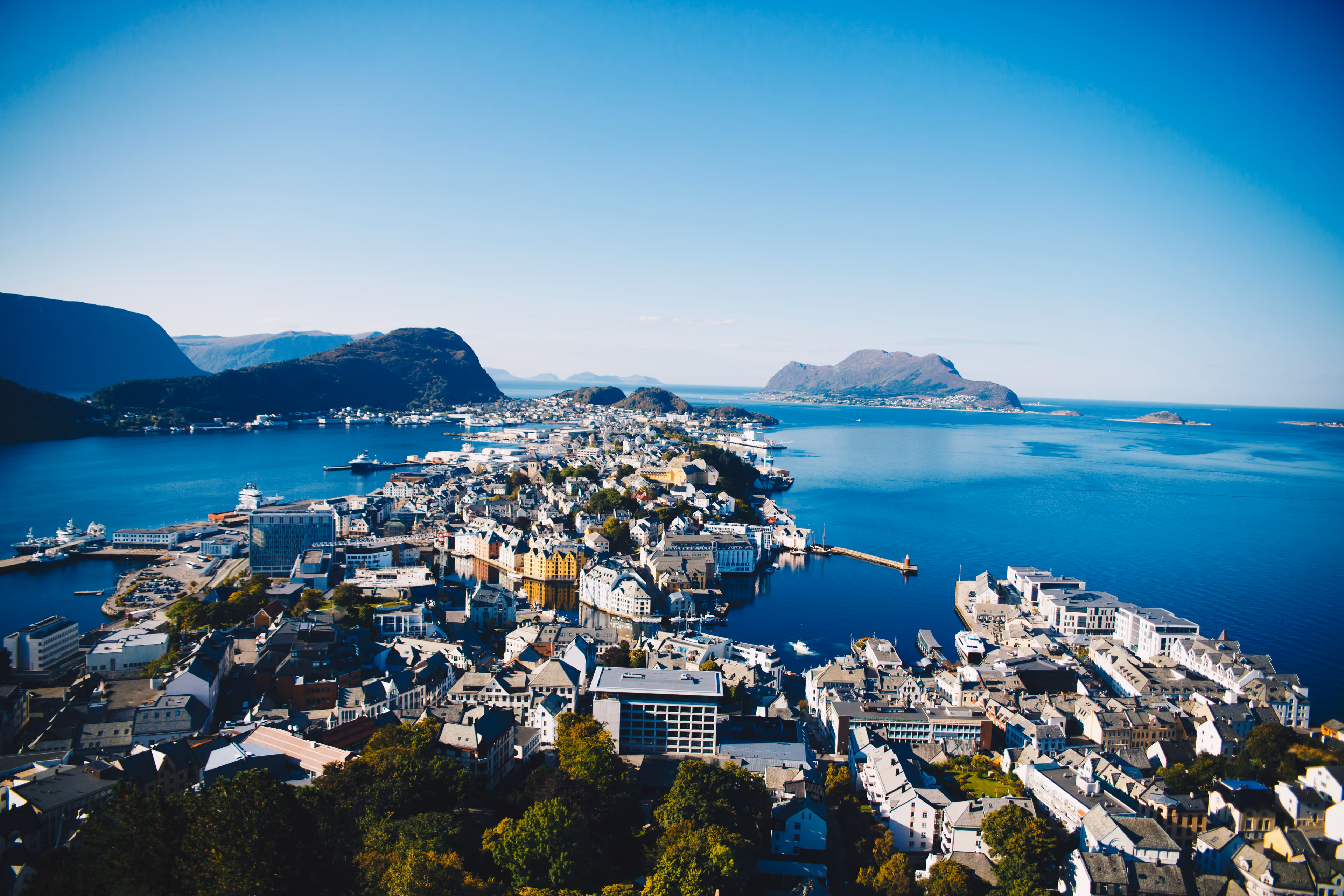 Autumn Splendours: From Lofoten to the Norwegian Fjords
