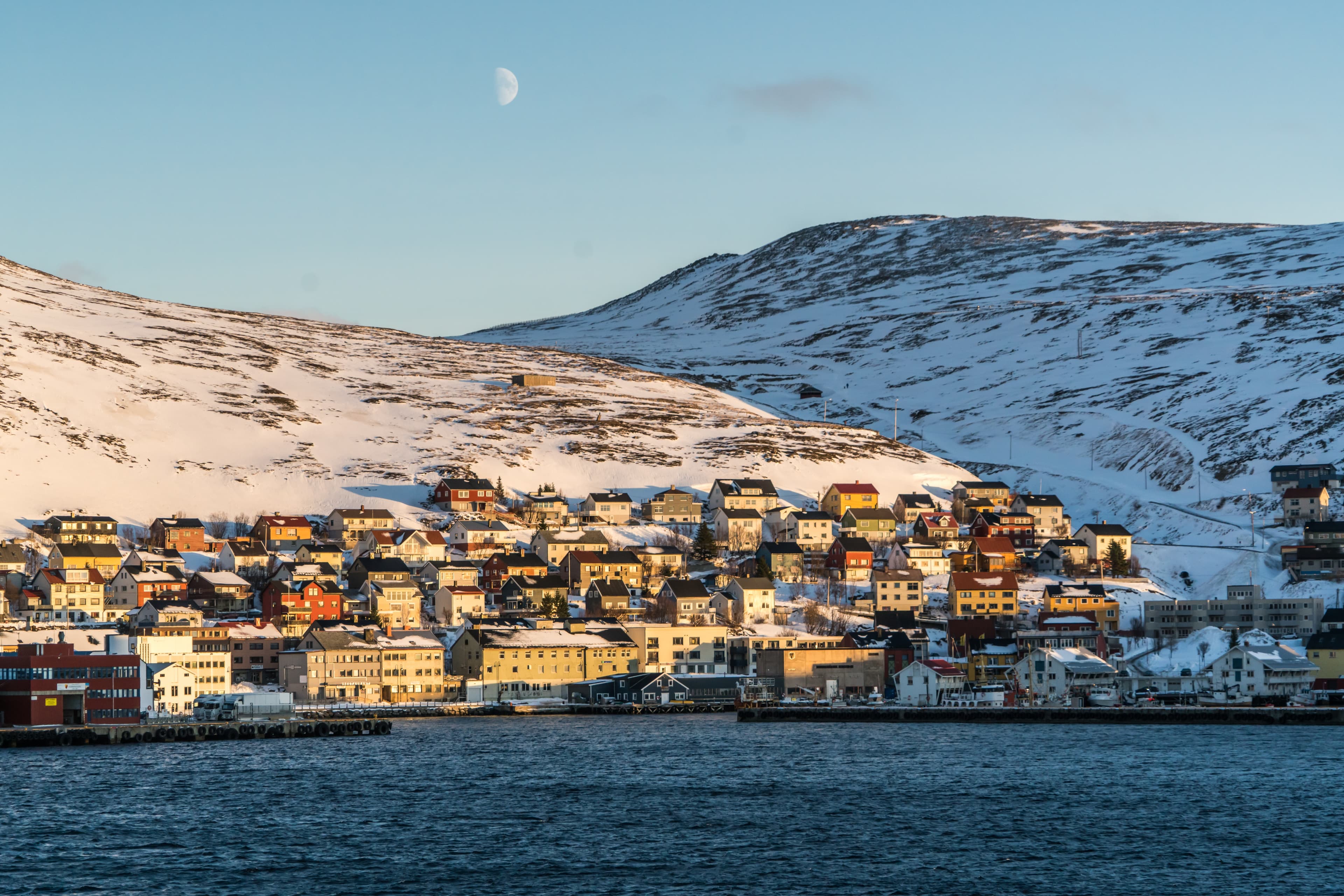 Sublime Svalbard – From Hamburg via Norway’s Springtime Fjords (2027)