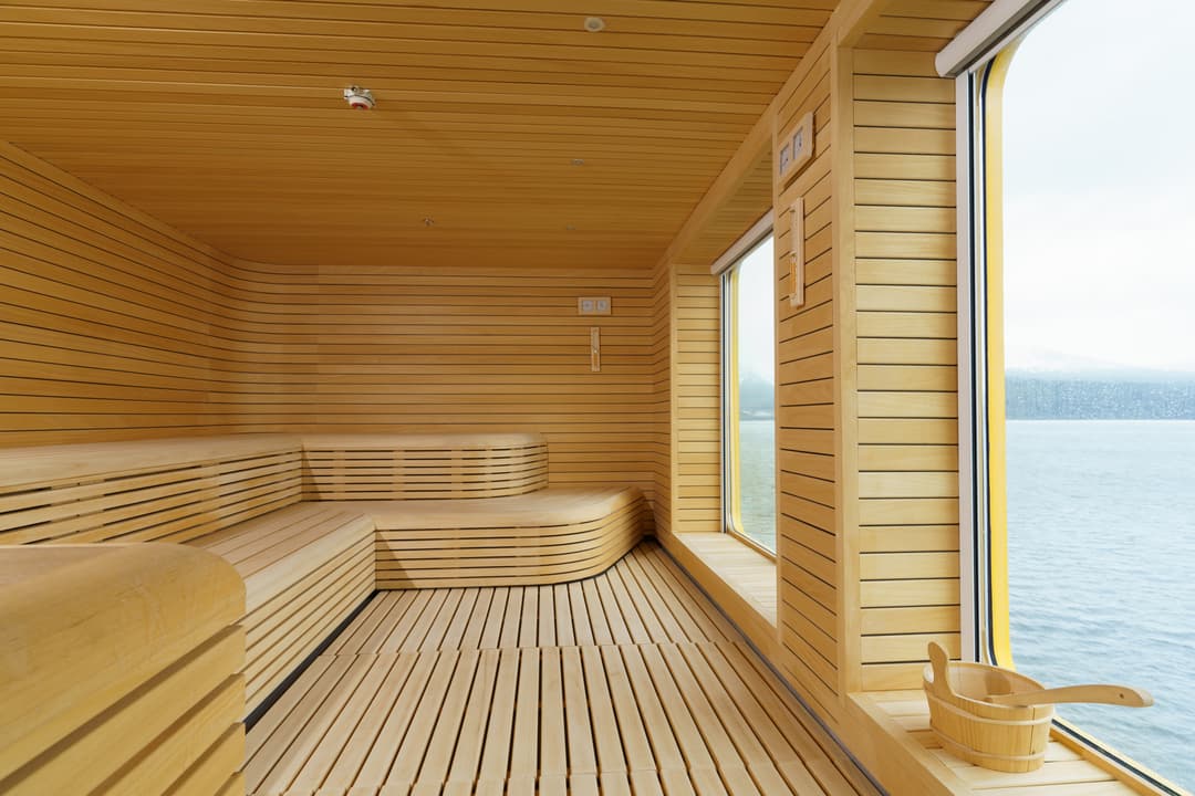 Qe Ultramarine Spa Sauna 1