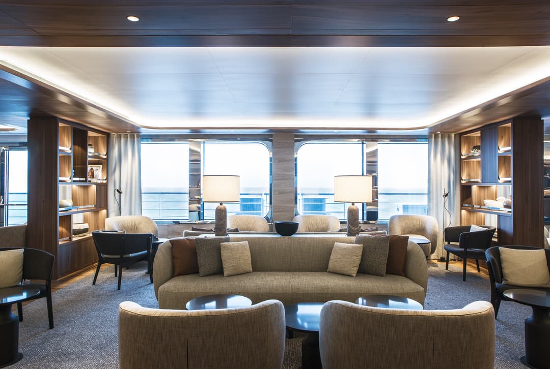 Le Commandant Charcot Main Lounge ©Ponant Gilles Trillard 3