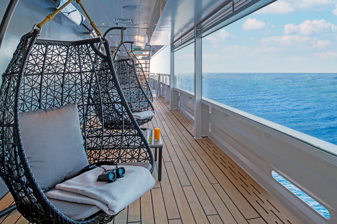 Scenic Se Yacht Club Hanging Chairs 001