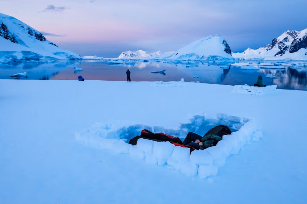 Camping © Max Draeger - Oceanwide Expeditions.jpeg