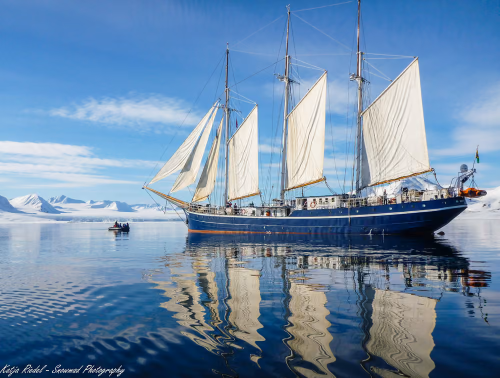 Alpine Peaks of Spitsbergen - Ski & Sail