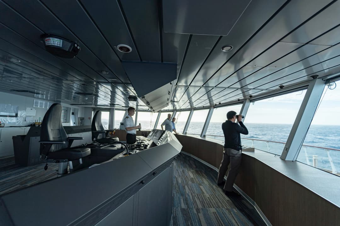 Ae Expeditions, Greg Mortimer Bridge