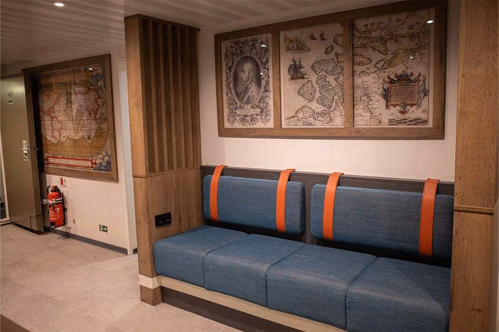 Oceanwide Ortelius - Reception 2, © Alexandra den Dikken - Oceanwide Expeditions.jpg