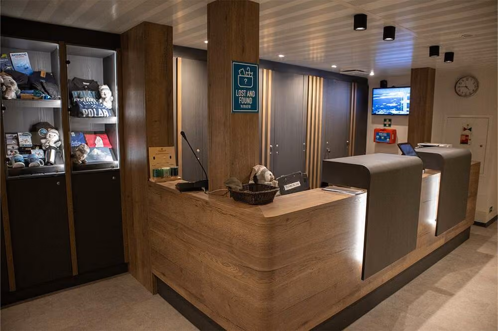 Oceanwide Ortelius - Reception 4, © Alexandra den Dikken - Oceanwide Expeditions.jpg