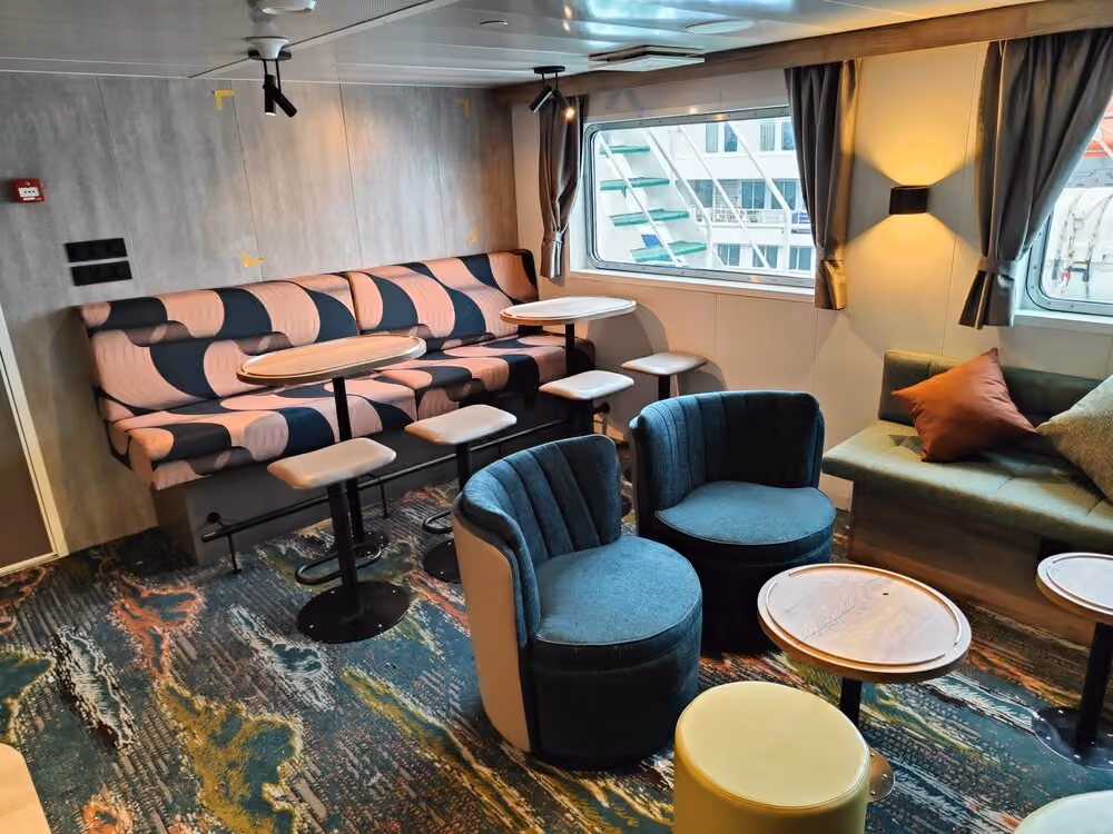 Oceanwide Ortelius - Observation Lounge and Bar 2, © Piet Vink - Oceanwide Expeditions.jpeg