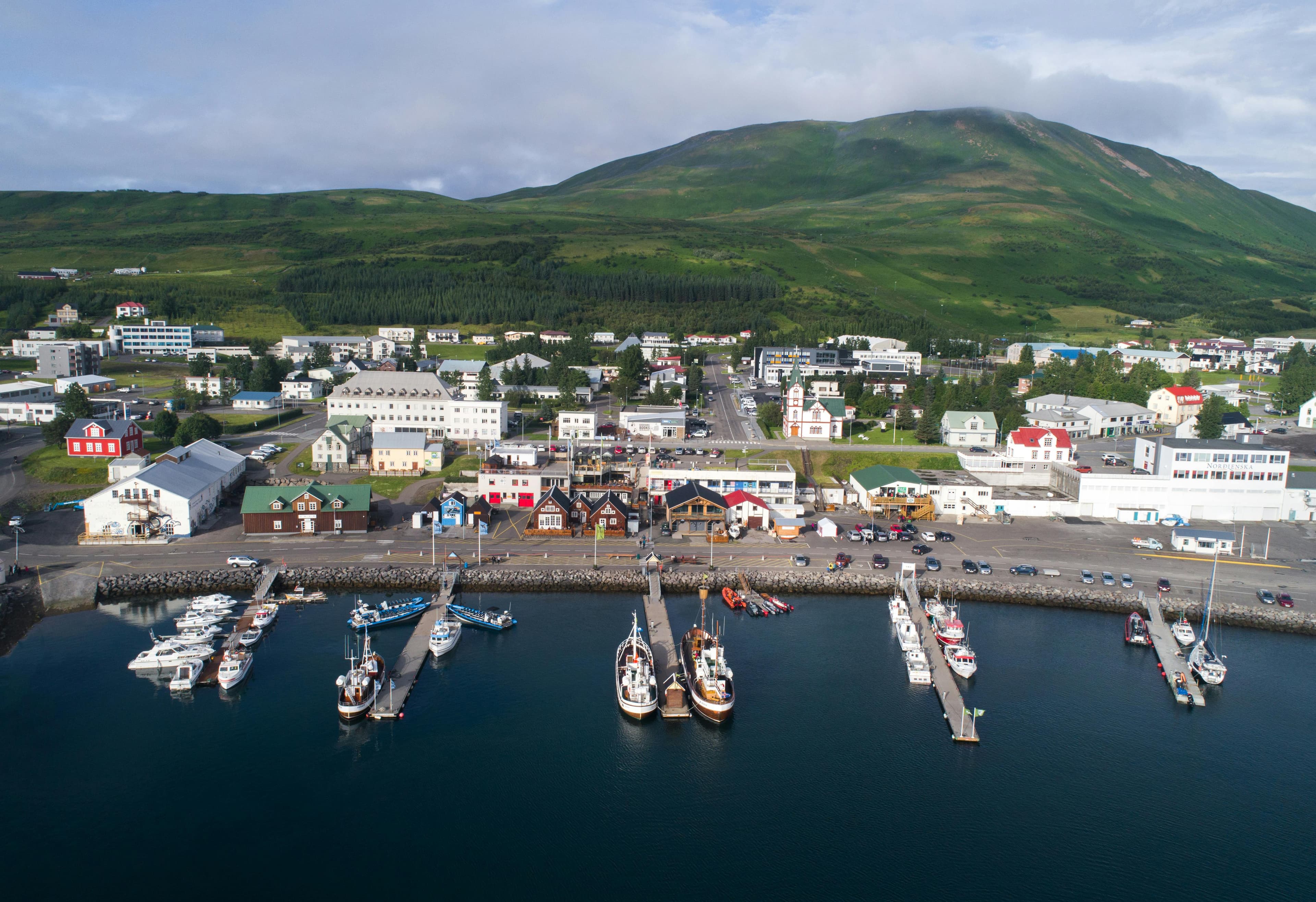 Reykjavik to Longyearbyen
