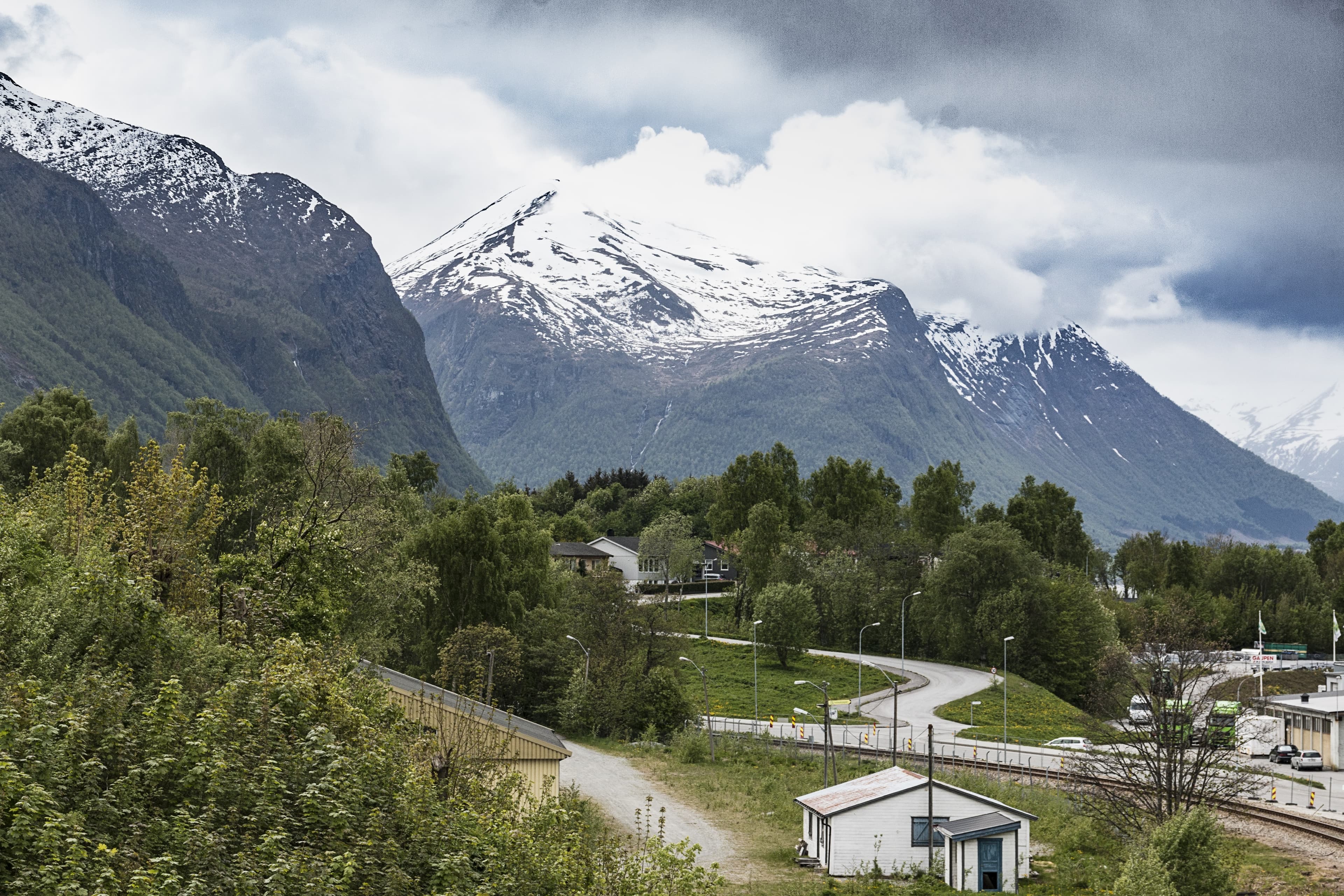 Sublime Svalbard – From Hamburg via Norway’s Springtime Fjords (2027)