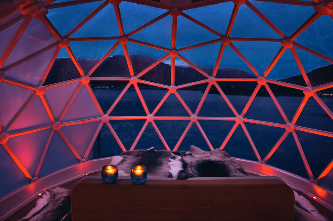 Ng Le Ng Endurance Ng Resolution Igloo ©Lindblad Expeditions Olivind Haug