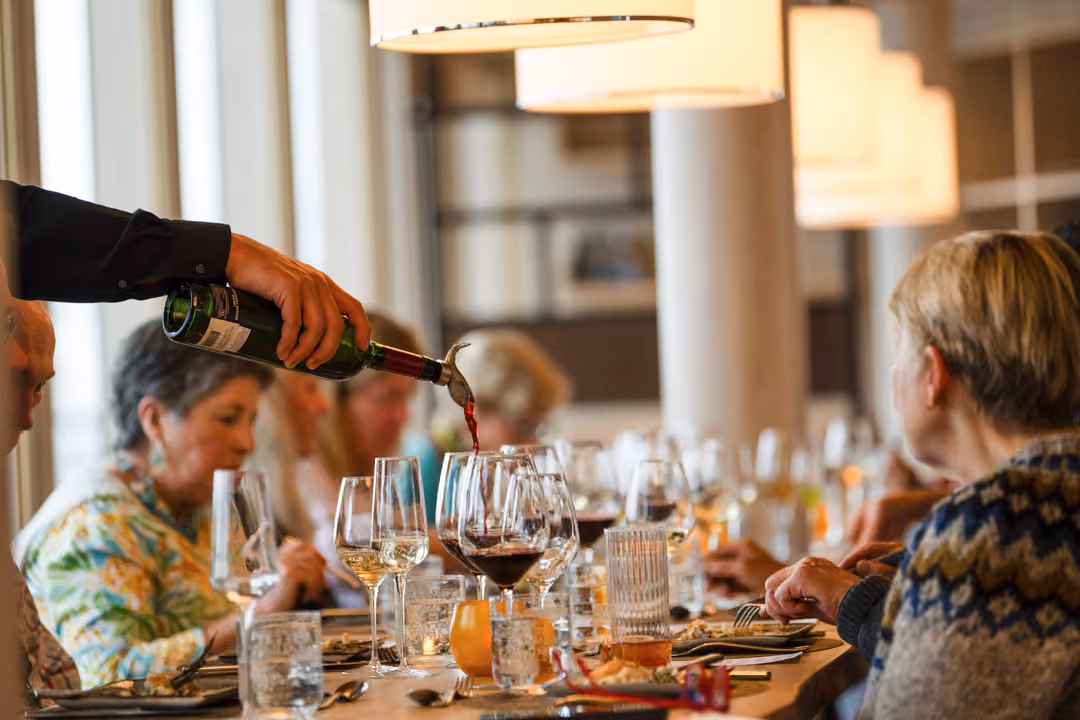 Ng Le Ng Endurance Main Restaurant ©Lindblad Expeditions David Vargas 0