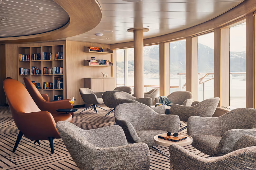 Ng Le Ng Endurance Ng Resolution Library ©Lindblad Expeditions Olivind Haug1