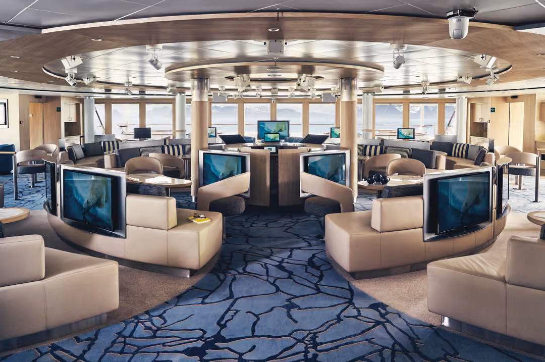 Ng Le Ng Endurance Ng Resolution Ice Lounge 3 ©Lindblad Expeditions Olivind Haug