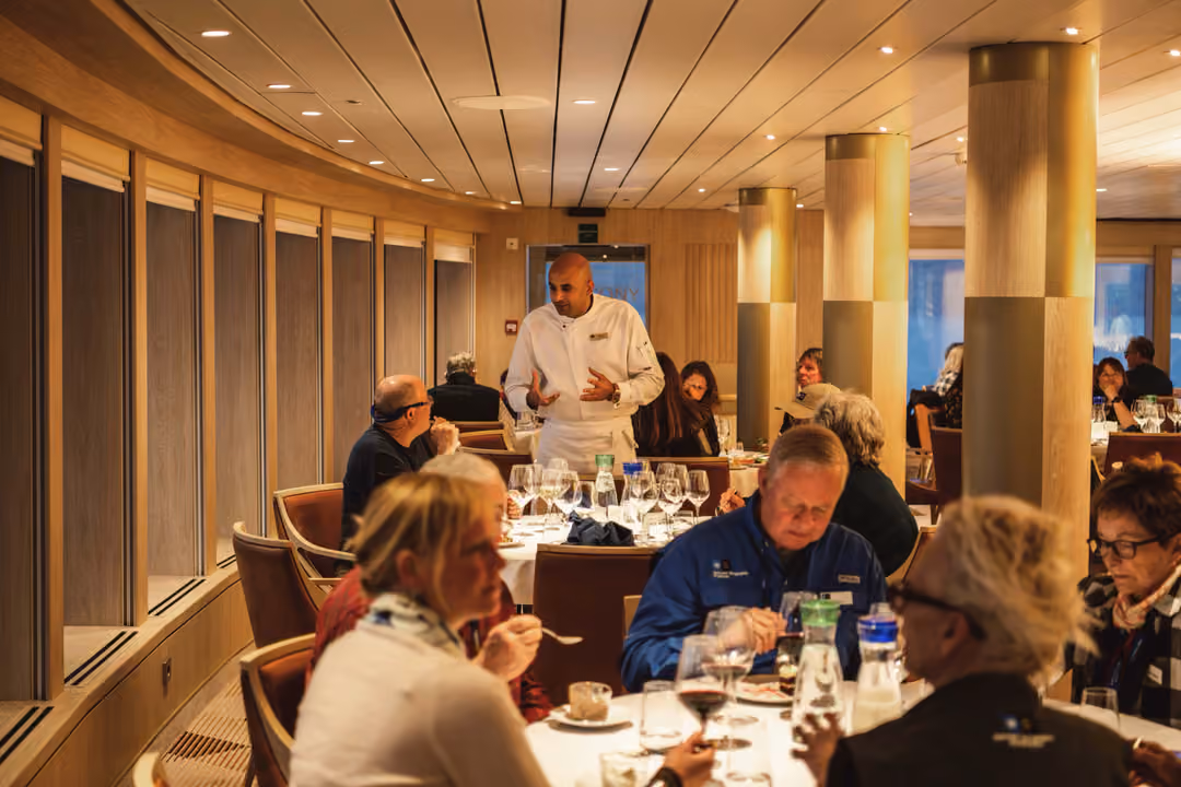 Ng Le Ng Resolution 270° Restaurant ©Lindblad Expeditions David Vargas