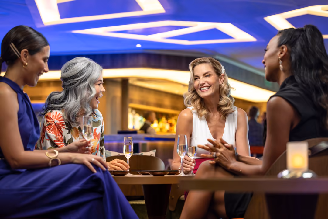 Seabourn Venture The Club, Credit. Scott Martin