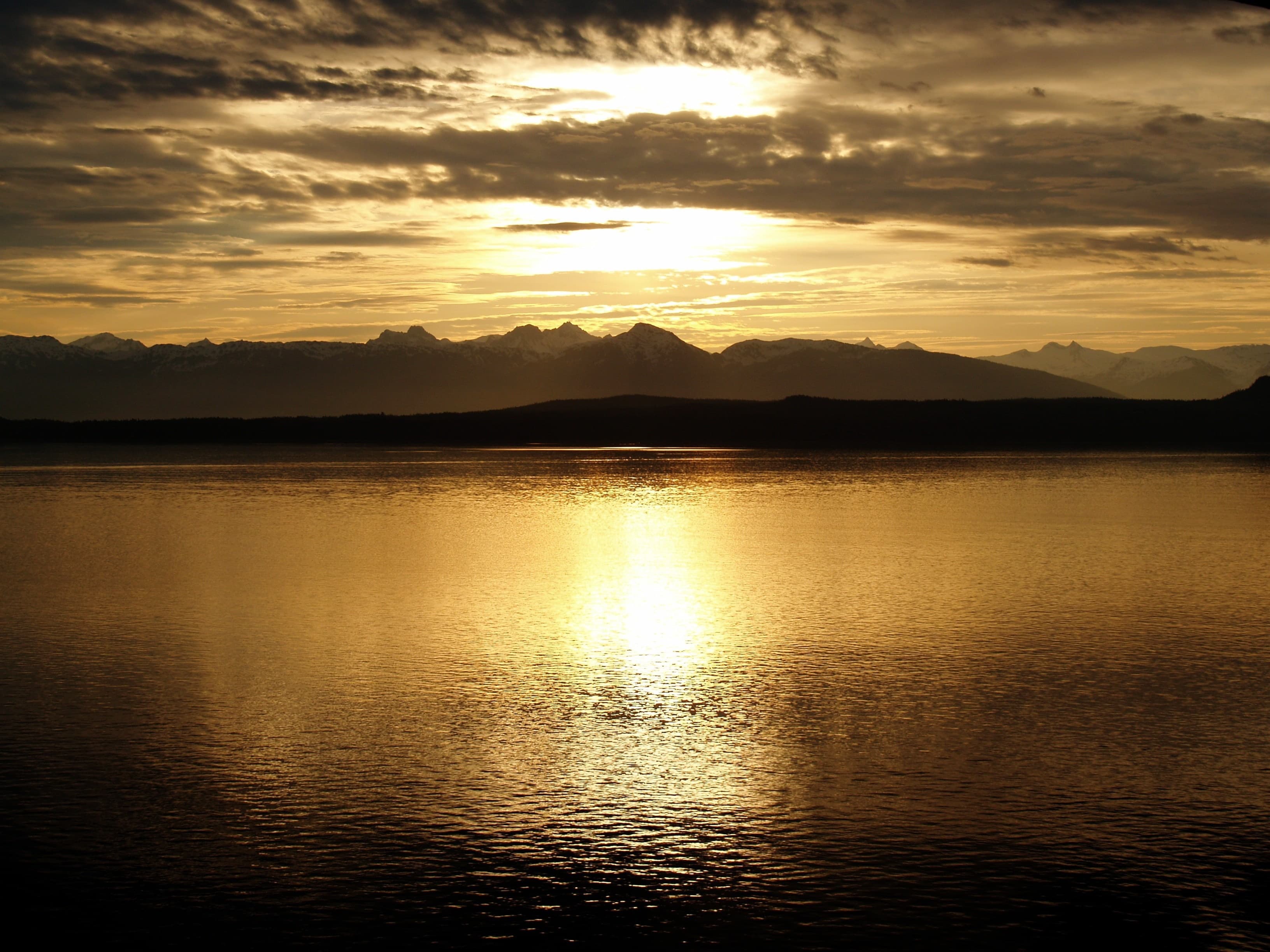 Alaska’s Inside Passage: Where the Mountains Meet the Sea