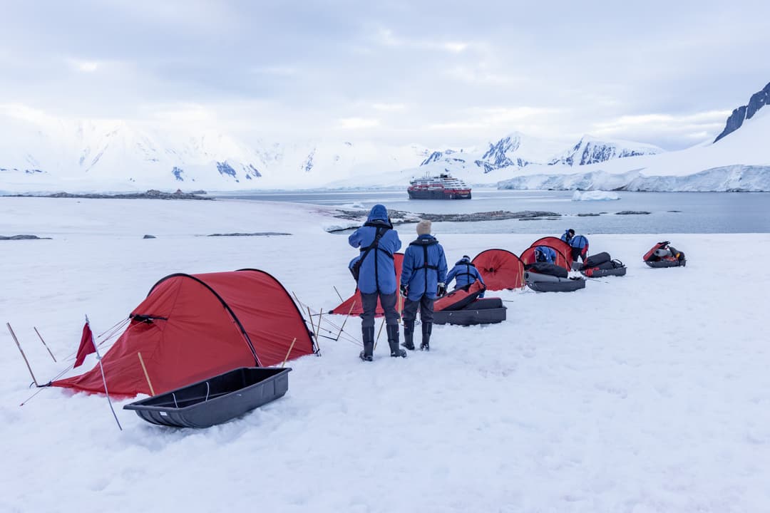 Hx Hurtigruten Expeditions, Ms Roald Amundsen, Antarctica Damoy Point Camping ©Ted Gatlin