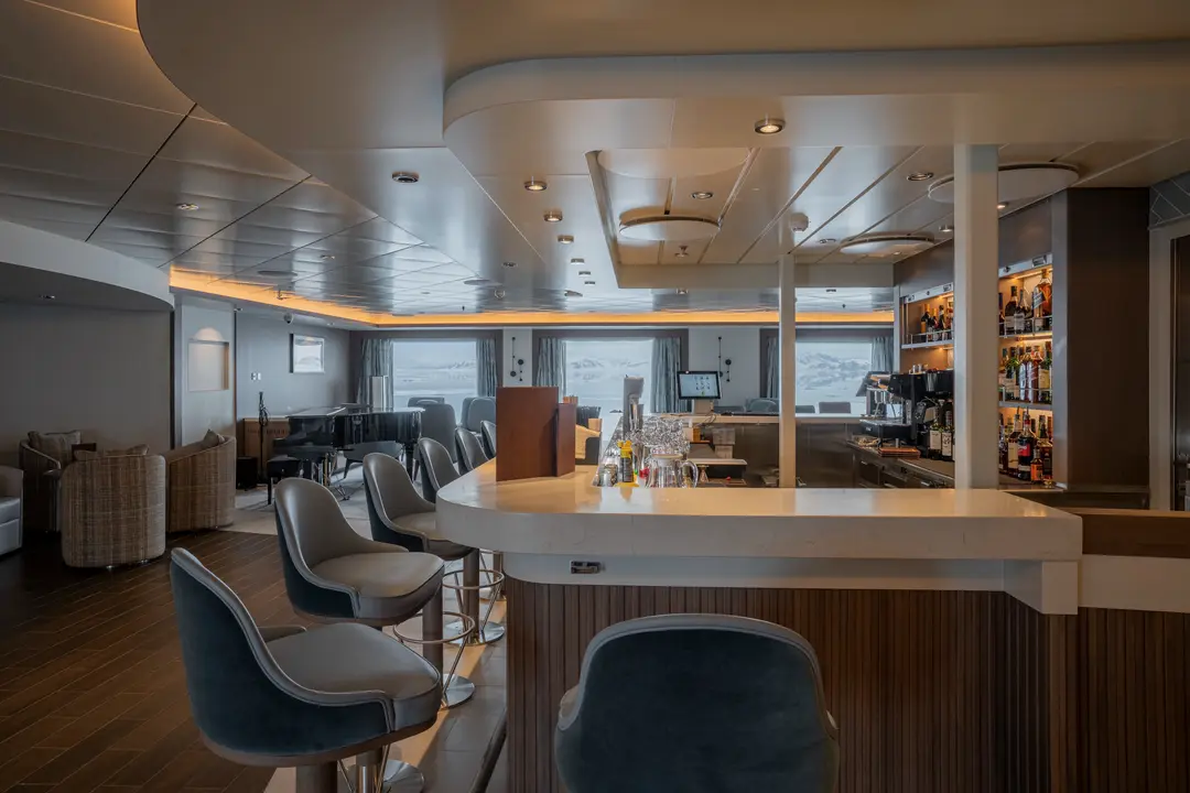 Polar Latitides Ocean Albatros Lounge Bar 2