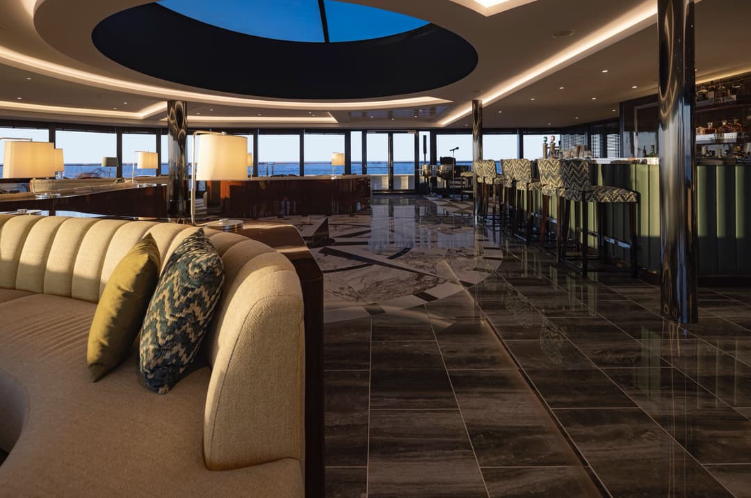 Aov World Navigator Dome Lounge