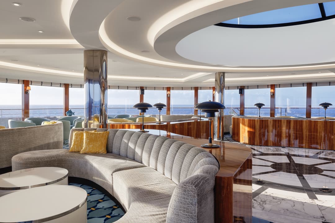 Aov World Traveller Observation Lounge 1