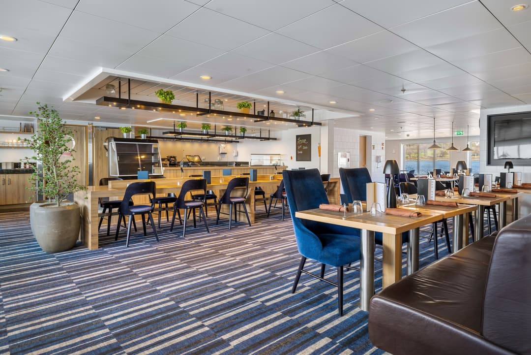 Hx Hurtigruten Expeditions, Ms Spitsbergen, Brygga Bistro 3
