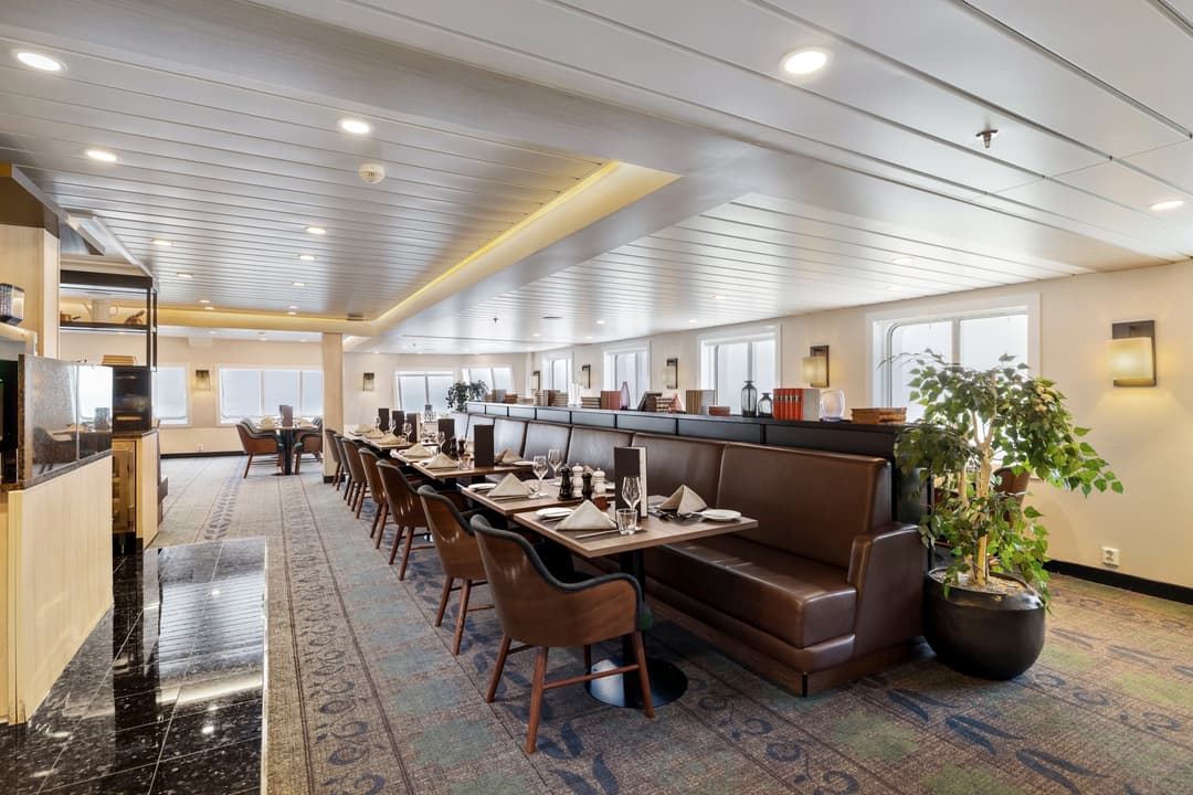 Hx Hurtigruten Expeditions, Ms Spitsbergen, Aune 2