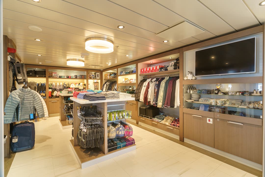 Quark Expeditions, Ocean Explorer Polar Boutique 2 ©Quark Expeditions
