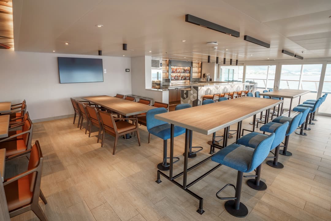 Quark Expeditions, Ultramarine Bistro 487 1 ©Quark Expeditions