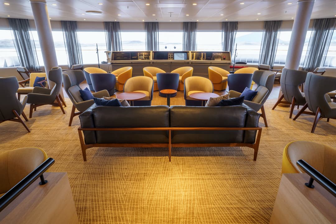 Quark Expeditions, Ultramarine Panorama Lounge And Bar 1 ©Quark Expeditions
