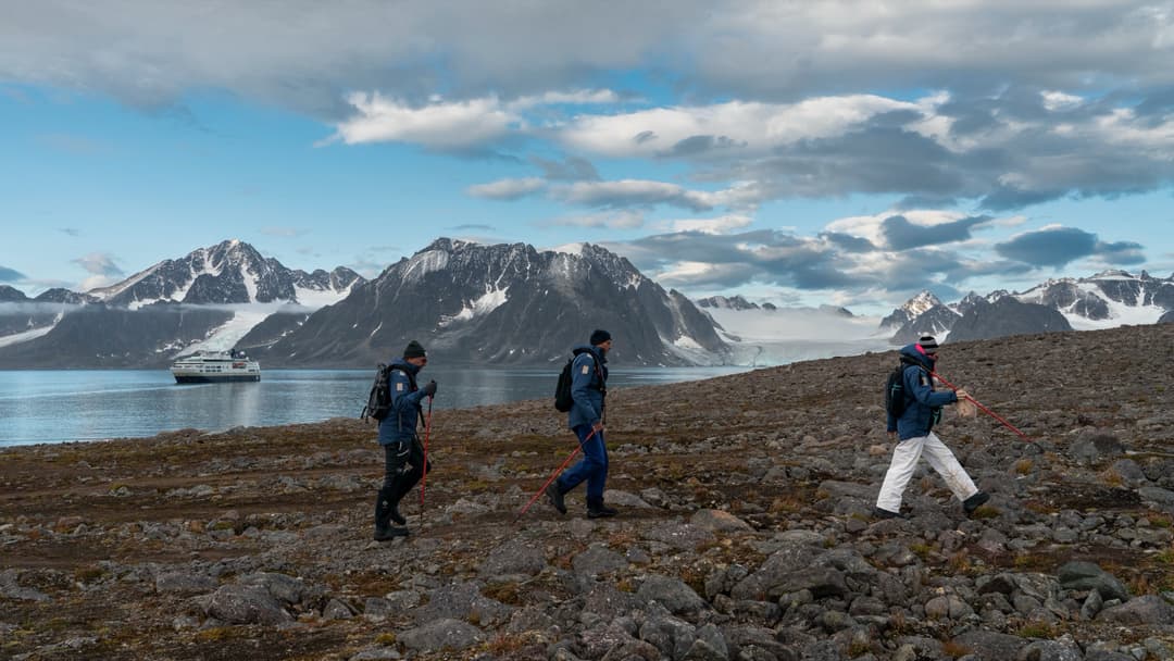 Hx Hurtigruten Expeditions Ms Fram Svalbard Alicehamna Exterior 2 ©Yuri Choufour & Hx