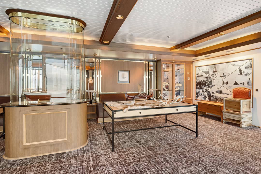 Hx Hurtigruten Expeditions Ms Fram Hallway 2 ©Espen Mills