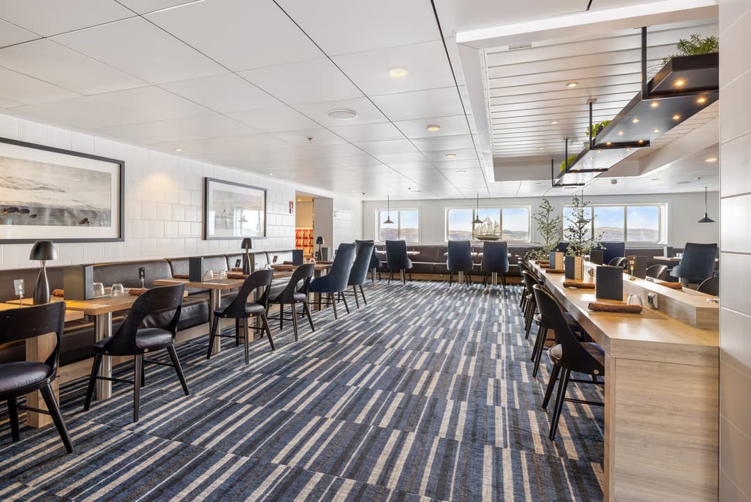 Hx Hurtigruten Expeditions Ms Spitsbergen Brygga Bistro 2 ©Espen Mills