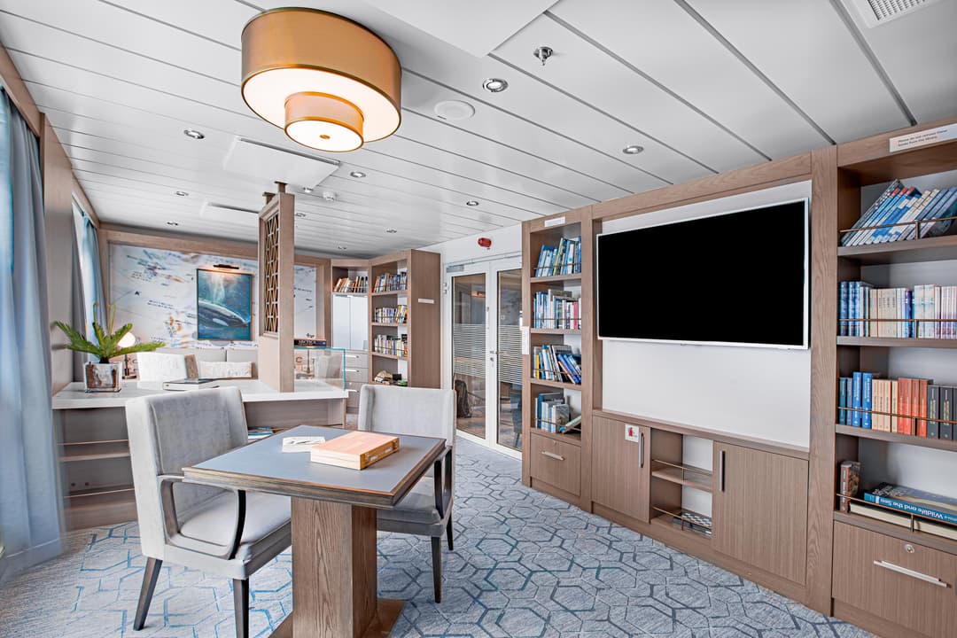 Adventure Canada Ocean Victory Knud Rasmussen Library ©Adventure Canada