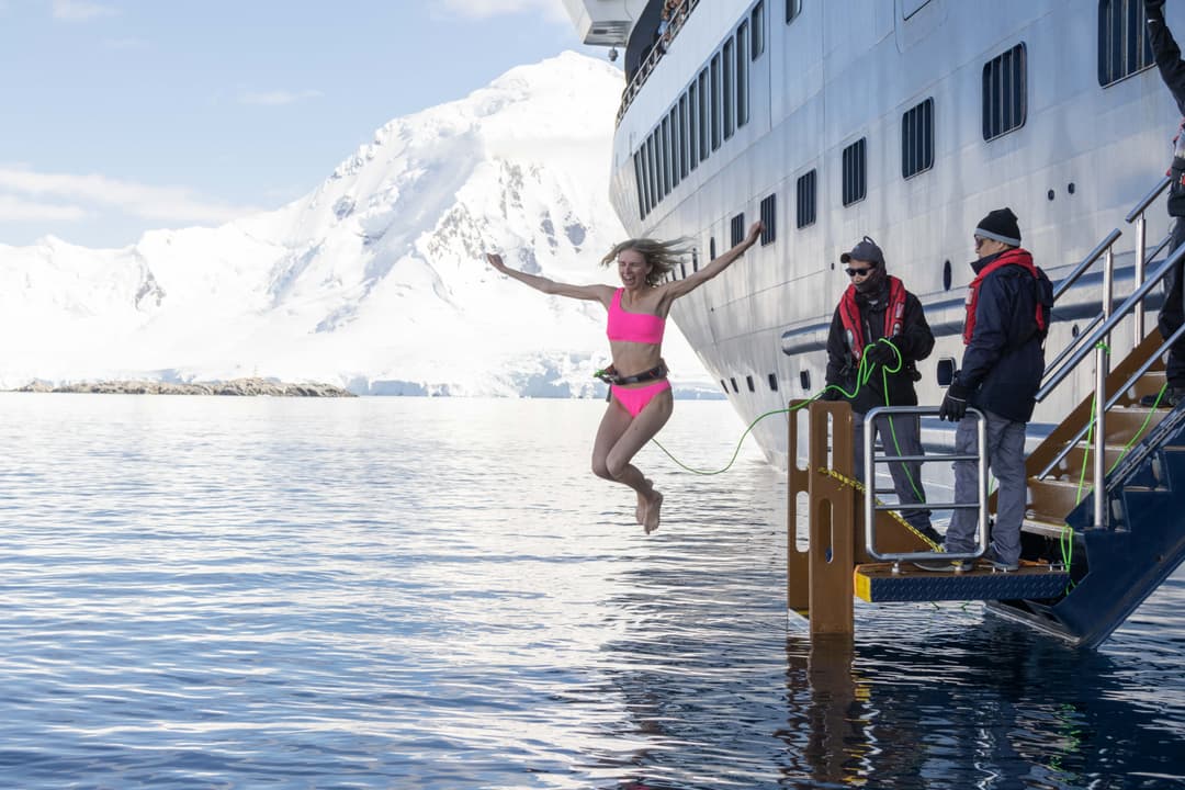 Atlas Ocean Voyages World Navigator Antarctica Polar Plunge ©Atlas Ocean Voyages