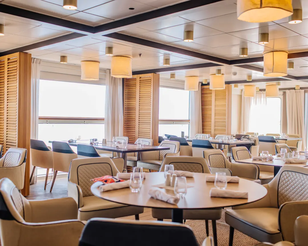 Polar Latitudes Expeditions Ocean Albatros & Ocean Victory Bistro ©Polar Latitudes Expeditions