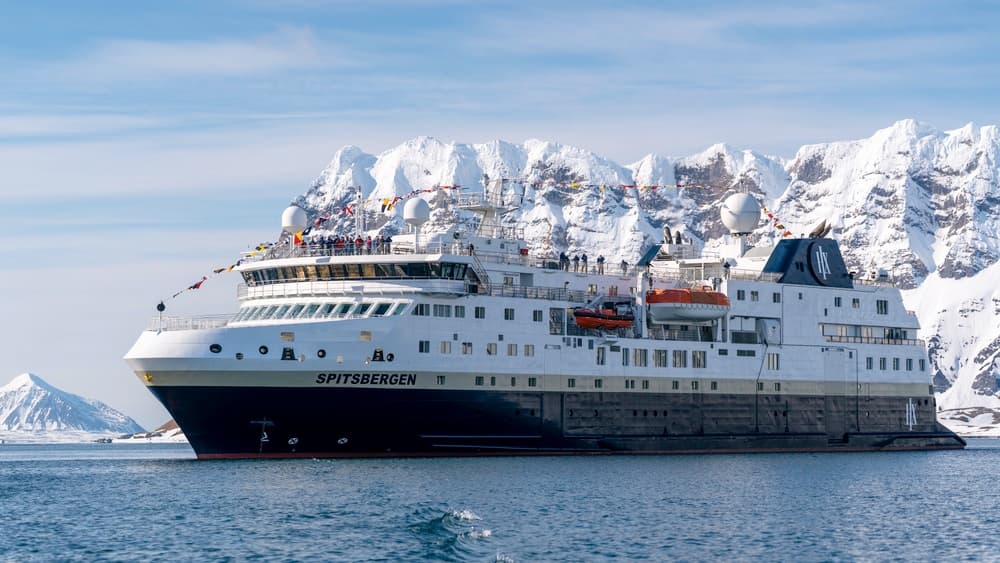 Circumnavigating Svalbard - The Ultimate Expedition (with Overnight in Oslo)