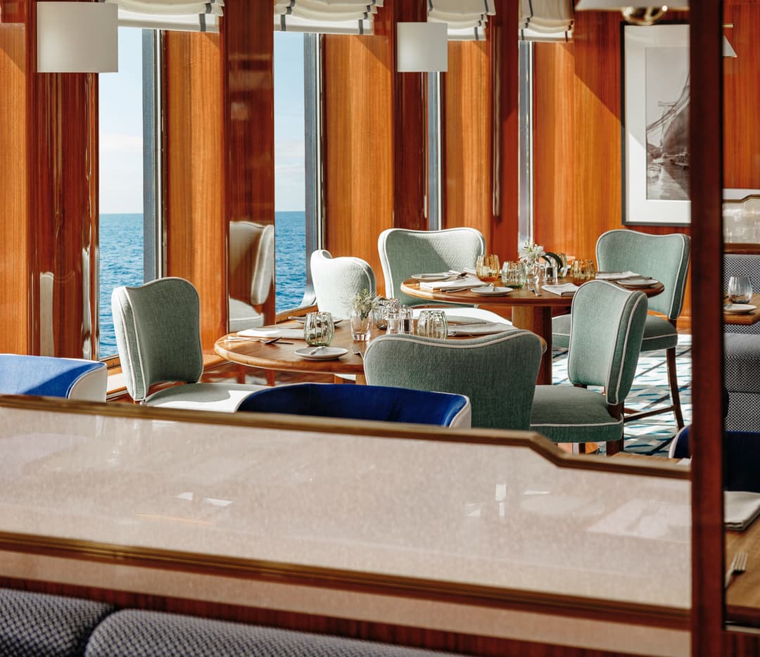 Atlas Ocean Voyages World Traveller Lisboa Interior ©Atlas Ocean Voyages