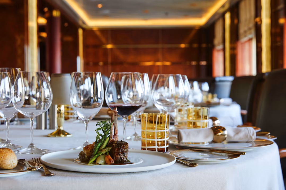 Silversea Cruises Silver Cloud La Dame 1 ©Silversea Cruises Ltd