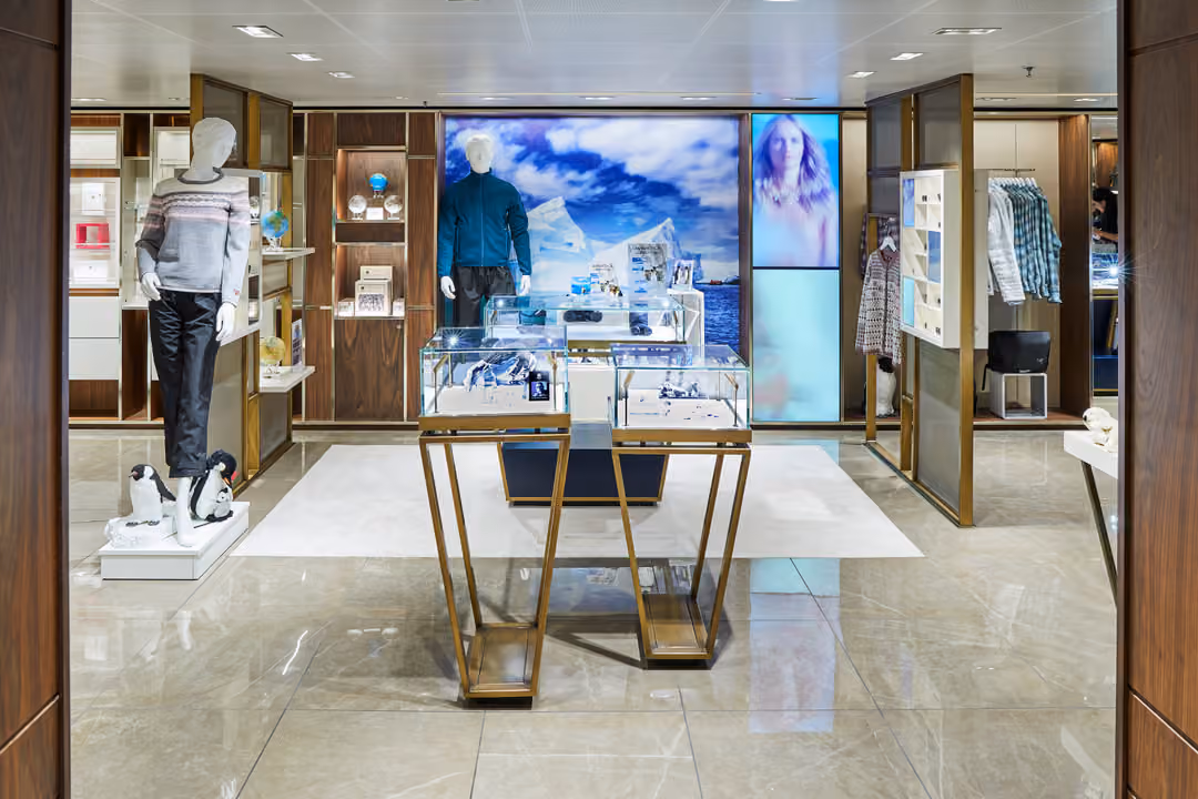 Silversea Cruises Silver Cloud Boutique 1 ©Silversea Cruises Ltd