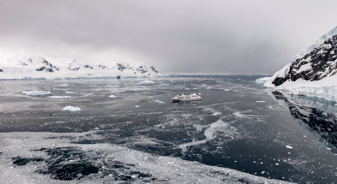 Silversea Cruises Silver Cloud Antarctica Exterior 2 ©Silversea Cruises Ltd