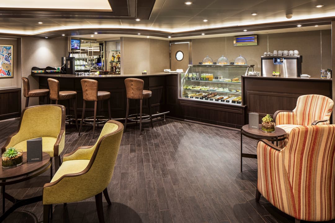 ©Silversea Cruises Silver Moon Arts Cafe 2