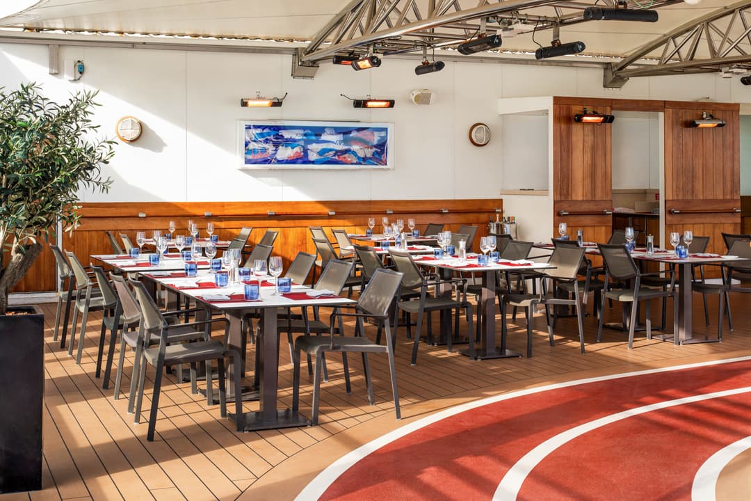 ©Silversea Cruises Silver Moon Spaccanapoli