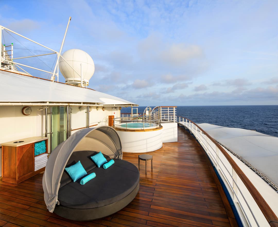 ©Silversea Cruises Silver Moon Whirlpool 1