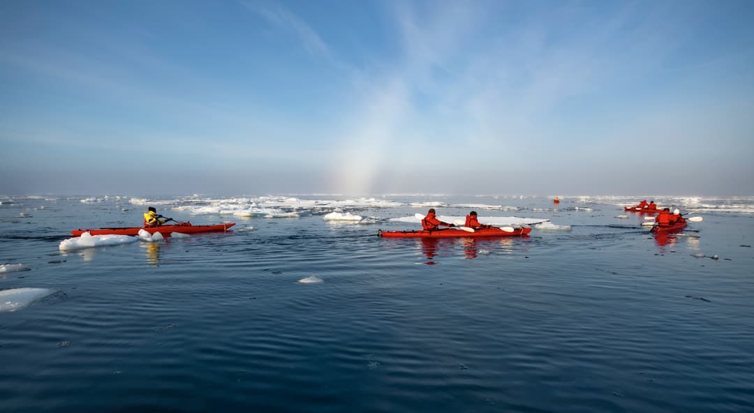 Ponant Explorations Arctic Kayaking 1 ©Studio Ponant Olivier Blaud