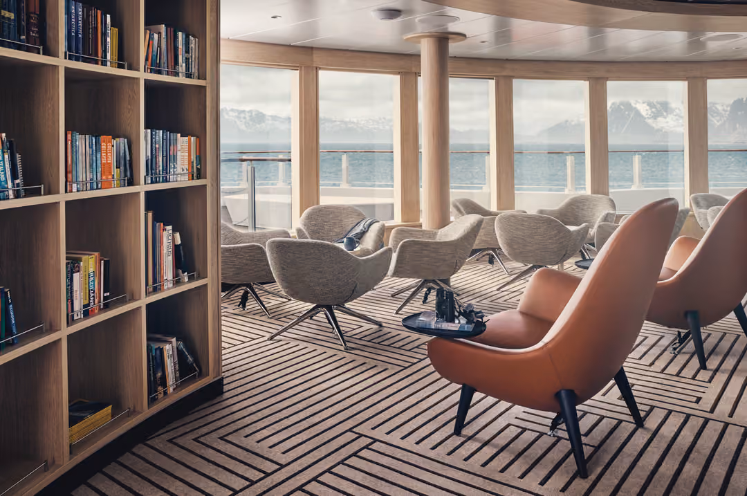 Ng Le Ng Endurance Library Interior ©Oivind Haug & Lindblad Expeditions