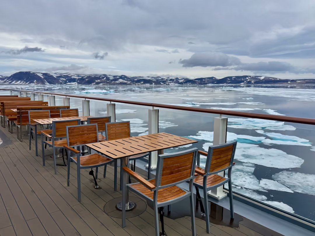 Ng Le Ng Endurance C. Green’s Restaurant Exterior ©Angela Thomas & Lindblad Expeditions