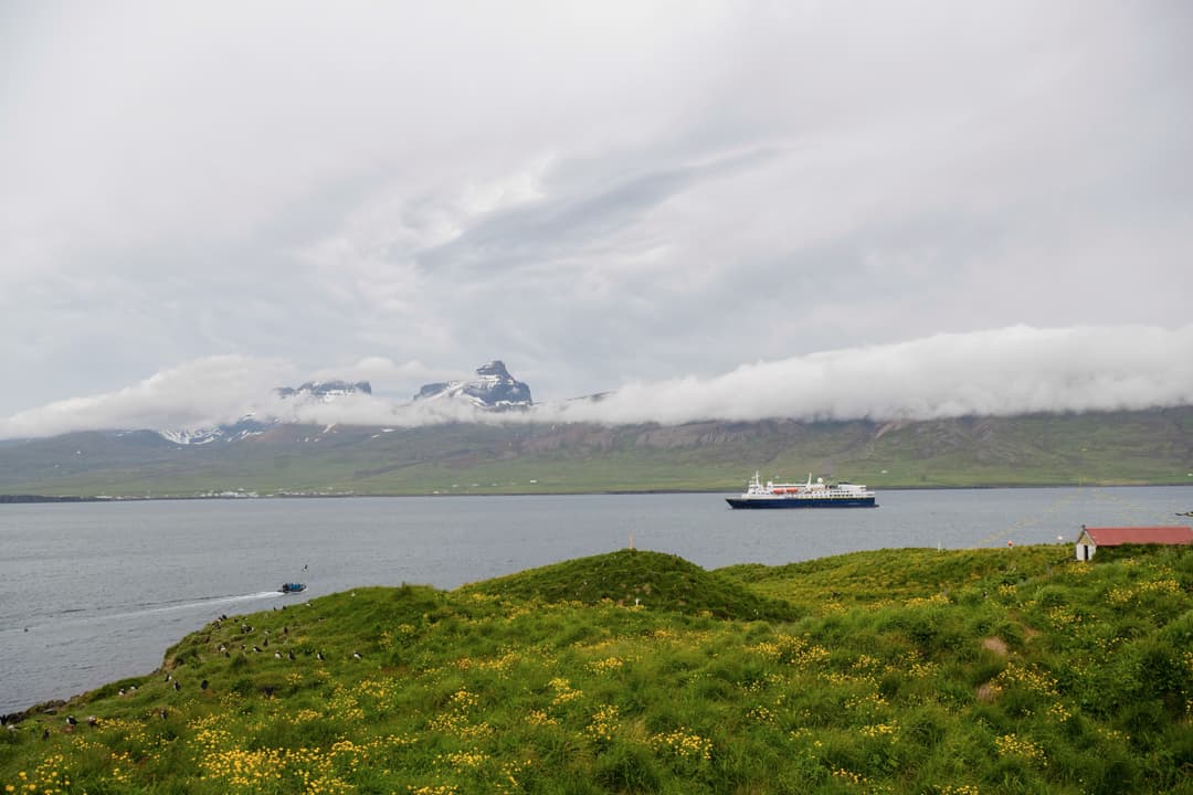 Ng Lindblad Expeditions National Geographic Ship Exterior 1